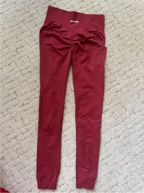 Dfyne defy leggings small. Raspberry